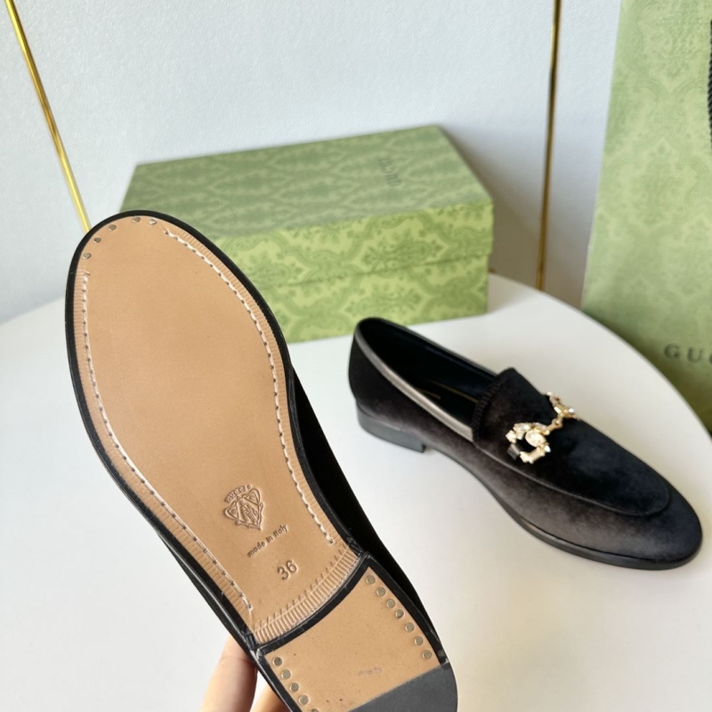 Gucci Flat Shoes